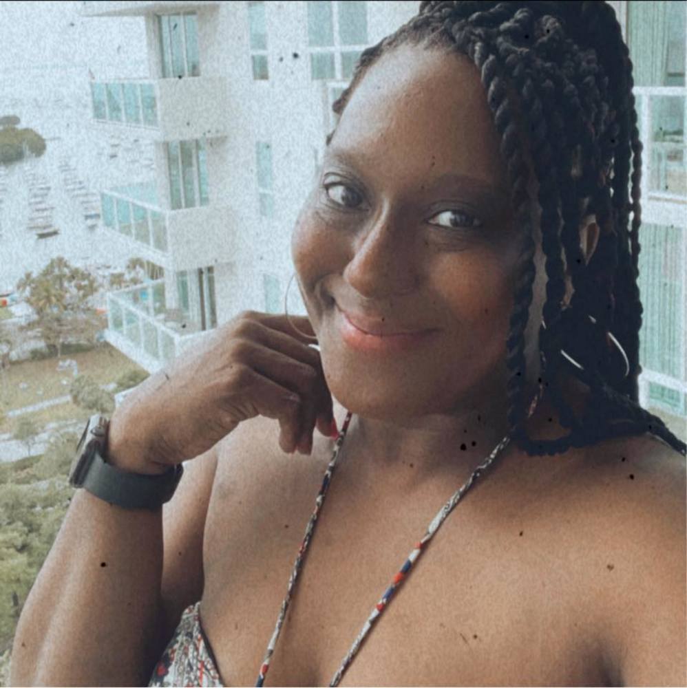 Meet your Posher, Melissa j